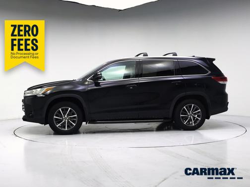 Black 2017 Toyota Highlander XLE