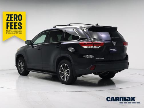 Black 2017 Toyota Highlander XLE