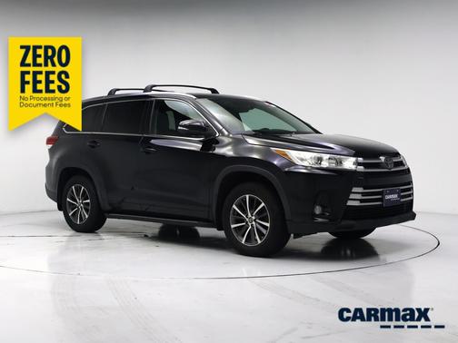 Black 2017 Toyota Highlander XLE
