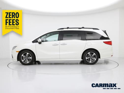 White 2018 Honda Odyssey Touring