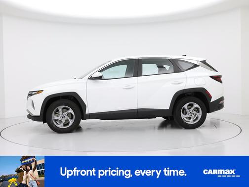 White 2023 Hyundai TUCSON SE