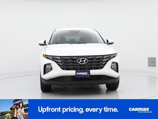 White 2023 Hyundai TUCSON SE