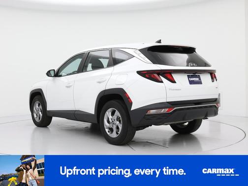 White 2023 Hyundai TUCSON SE
