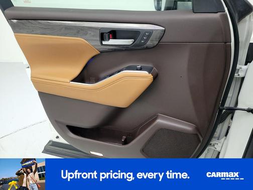 White 2020 Toyota Highlander Platinum