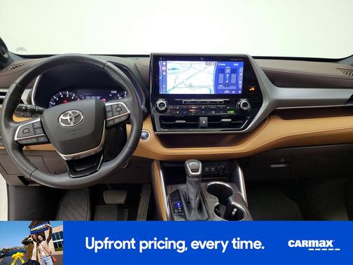 White 2020 Toyota Highlander Platinum