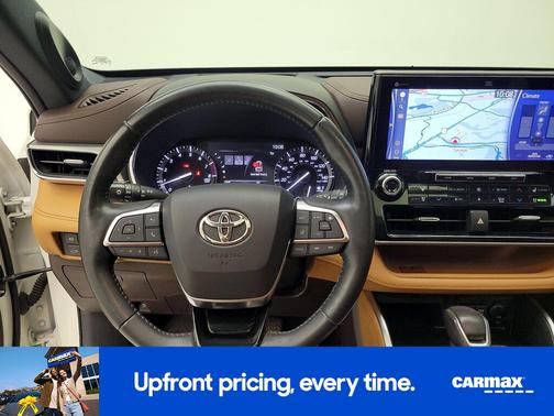 White 2020 Toyota Highlander Platinum