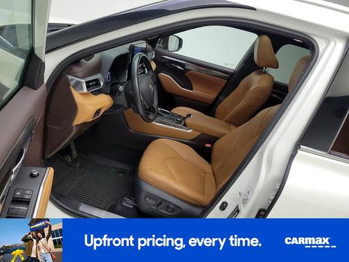 White 2020 Toyota Highlander Platinum
