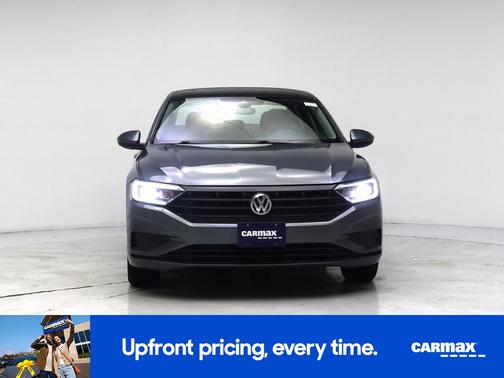 Gray 2019 Volkswagen Jetta SEL