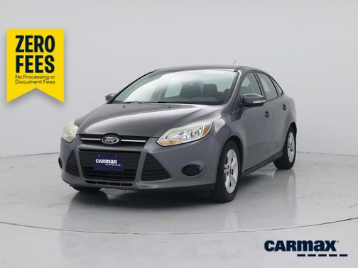 Gray 2014 Ford Focus SE