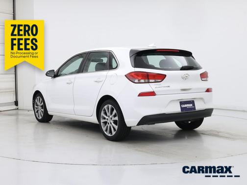 White 2018 Hyundai ELANTRA GT