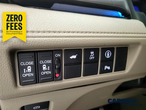 White 2023 Honda Odyssey Touring