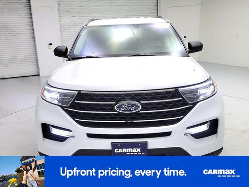 White 2021 Ford Explorer XLT