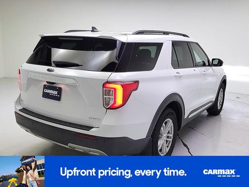 White 2021 Ford Explorer XLT