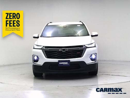 White 2023 Chevrolet Traverse RS