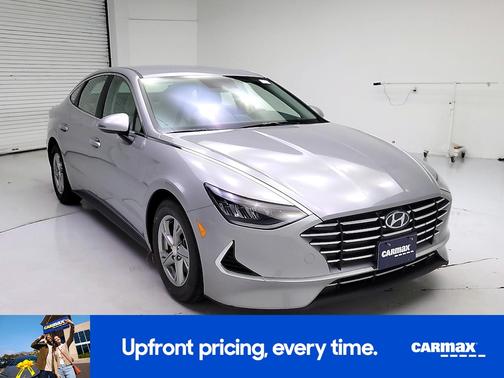 Gray 2023 Hyundai SONATA SE