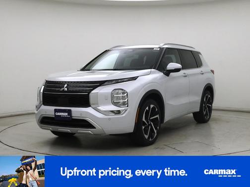 White 2022 Mitsubishi Outlander SEL Special Edition