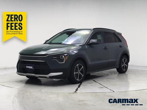 Green 2023 Kia Niro EX