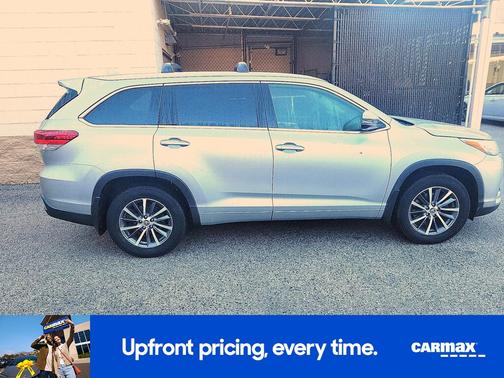 Silver 2018 Toyota Highlander XLE