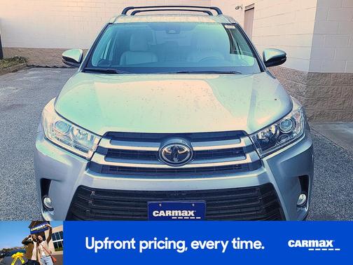 Silver 2018 Toyota Highlander XLE