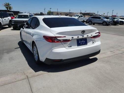 Ice 2025 Toyota Camry LE