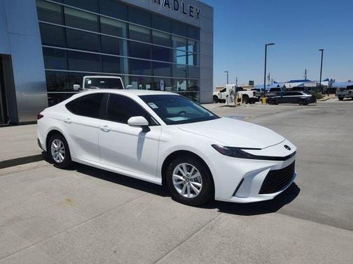 Ice 2025 Toyota Camry LE