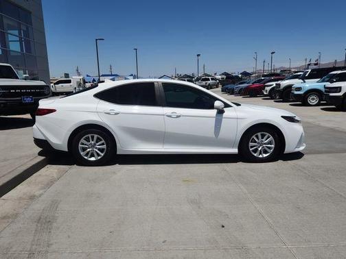 Ice 2025 Toyota Camry LE