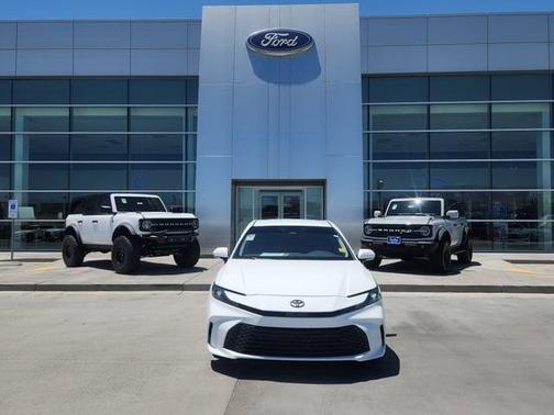 Ice 2025 Toyota Camry LE