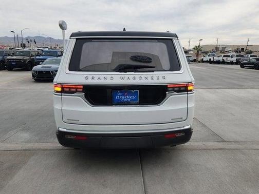 Bright White Clearcoat 2022 Jeep Grand Wagoneer Series III