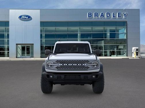 Oxford White 2026 Ford Bronco Badlands