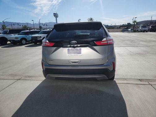 Iconic Silver Metallic 2021 Ford Edge SEL