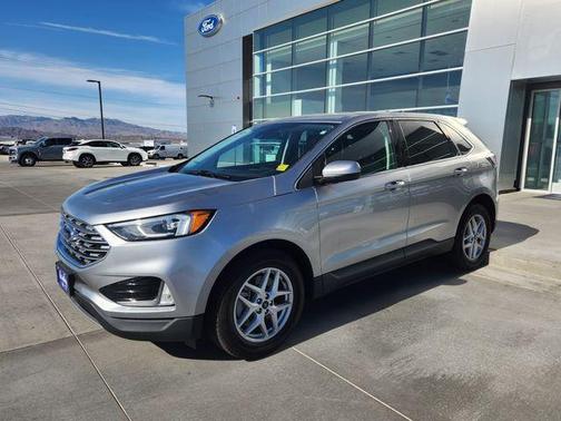 Iconic Silver Metallic 2021 Ford Edge SEL
