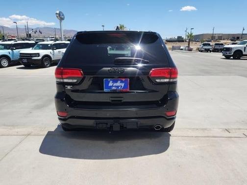 Diamond Black 2017 Jeep Grand Cherokee Altitude