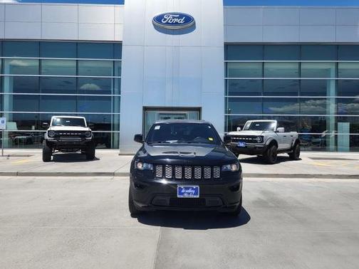 Diamond Black 2017 Jeep Grand Cherokee Altitude