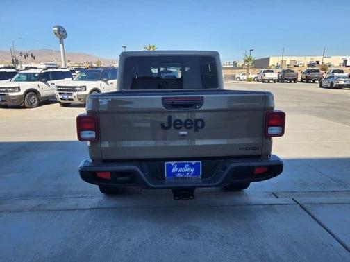Gator Clearcoat 2020 Jeep Gladiator Sport