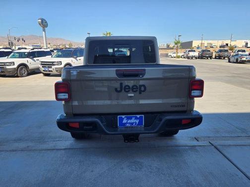 Gator Clearcoat 2020 Jeep Gladiator Sport
