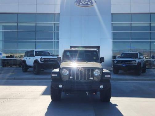 Gator Clearcoat 2020 Jeep Gladiator Sport