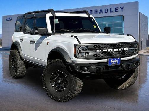 Oxford White 2023 Ford Bronco Badlands