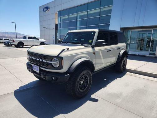 Desert Sand 2025 Ford Bronco Badlands