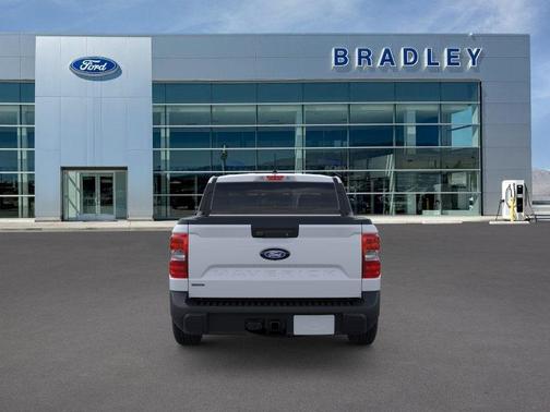 Space White Metallic 2026 Ford Maverick Lariat
