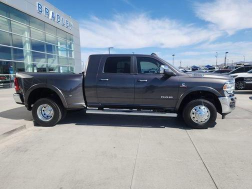 Granite Crystal Clearcoat Metallic 2022 RAM 3500 Laramie