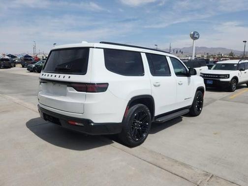 Bright White Clearcoat 2023 Jeep Wagoneer Series II