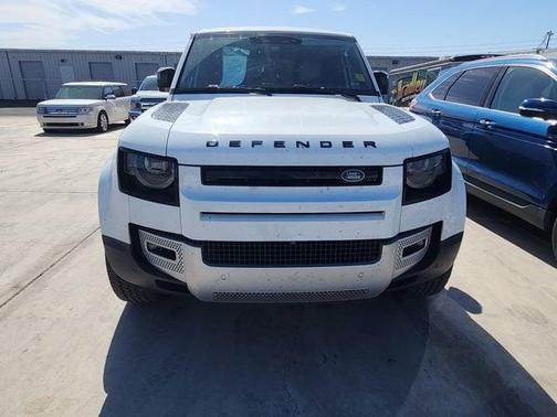 Fuji White 2024 Land Rover Defender P500 SE