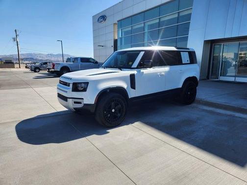 Fuji White 2024 Land Rover Defender P500 SE