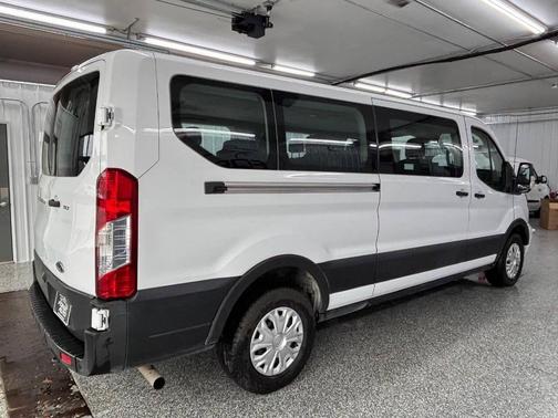 2022 Ford Transit-350 XLT