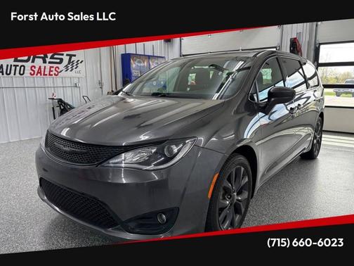 Granite Crystal Metallic Clearcoat 2018 Chrysler Pacifica Touring Plus