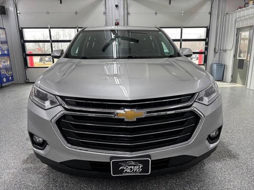 Silver Ice Metallic 2018 Chevrolet Traverse LT Cloth