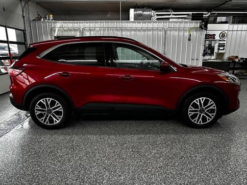 Rapid Red Metallic Tinted Clearcoat 2020 Ford Escape SEL