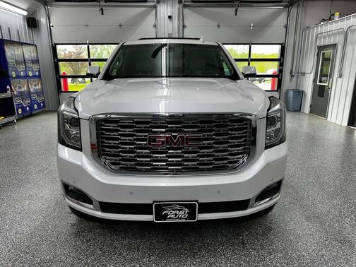 White Frost Tricoat 2018 GMC Yukon XL Denali