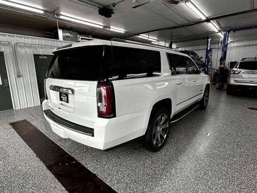 White Frost Tricoat 2018 GMC Yukon XL Denali