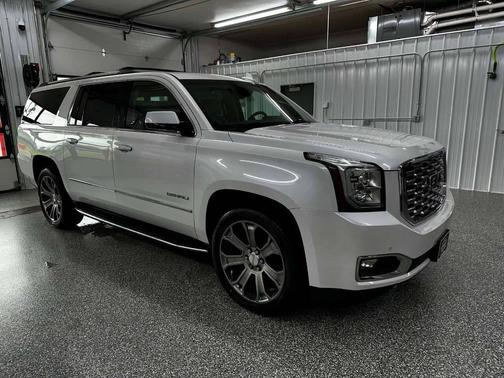 White Frost Tricoat 2018 GMC Yukon XL Denali